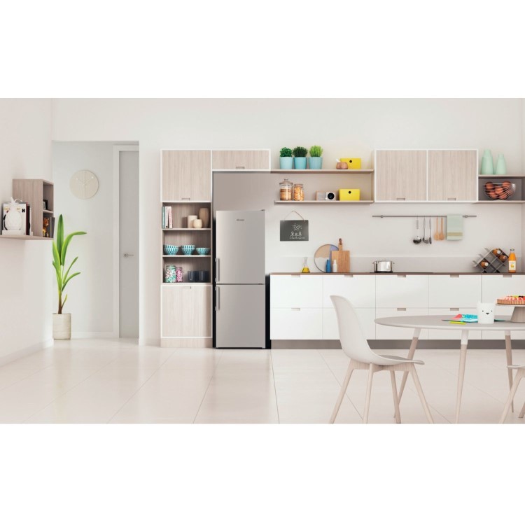 Indesit 229 Litre 60/40 Freestanding Fridge Freezer - Silver - Image 5