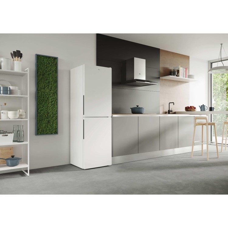 Hoover H-300 252 Litre 50/50 Freestanding Fridge Freezer - White - Image 9