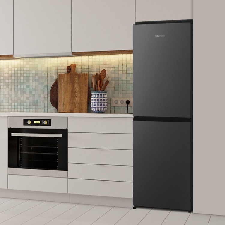 Fridgemaster 252 Litre 50/50 Freestanding Fridge Freezer - Black - Image 9