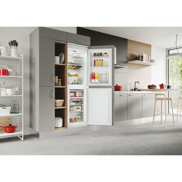 Hoover 233 Litre 50/50 Integrated Fridge Freezer - Image 5