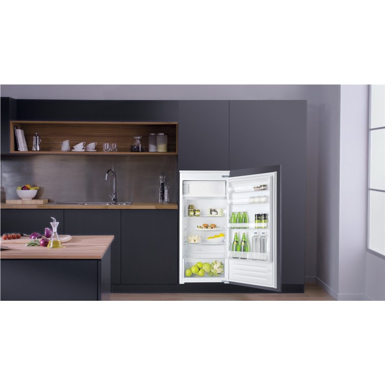 Hotpoint 171 Litre In-column Integrated Fridge with Ice Box - Image 3