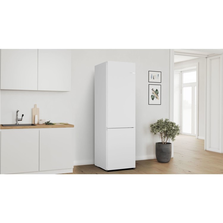 Bosch Series 4 363 Litre 70/30 Freestanding Fridge Freezer - White - Image 3