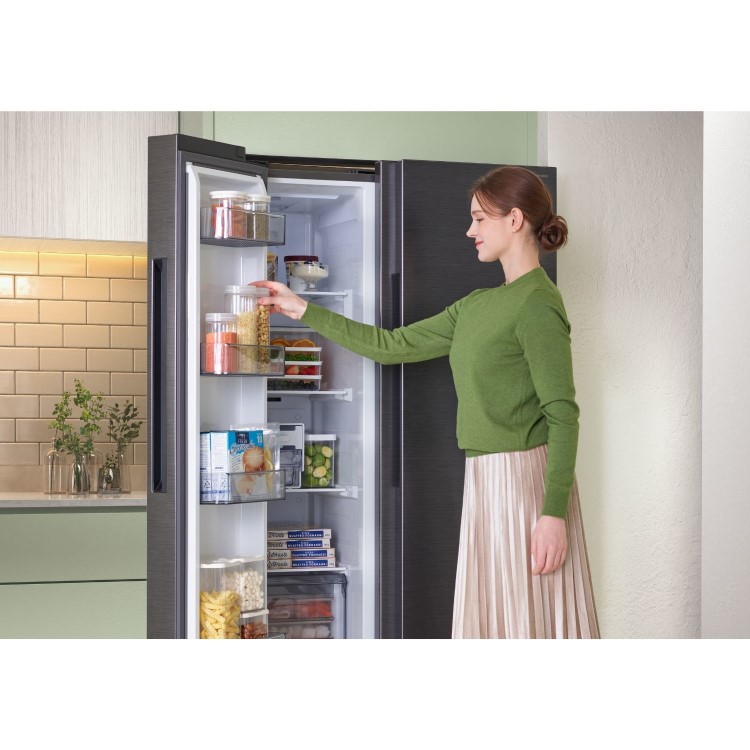 Samsung Series 7 634 Litre Side-By-Side American Fridge Freezer - Black - Image 7