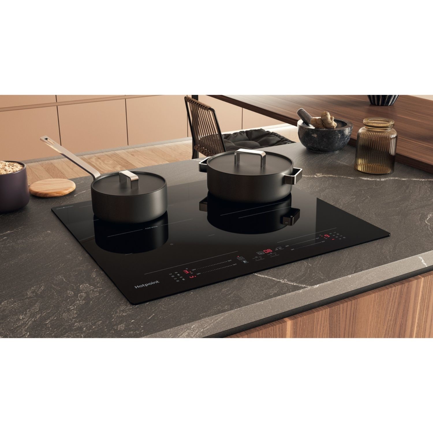 Hotpoint CleanProtect 59cm 4 Zone Induction Hob with Flexi Space - Image 4