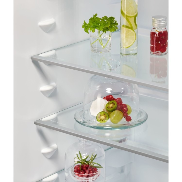 AEG 7000 Series 241 Litre 50/50 Integrated Fridge Freezer - Image 2