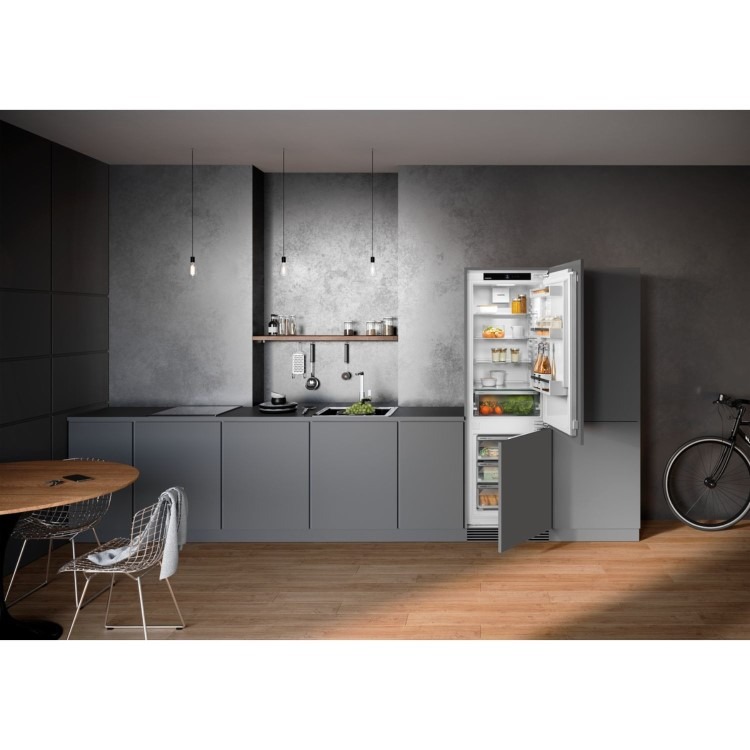 Liebherr 253 Litre 60/40 Integrated Fridge Freezer - Image 4