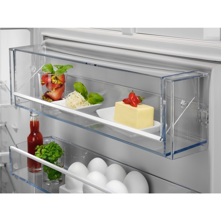 AEG Series 7000 249 Litre 70/30 Built In Fridge Freezer - Image 8