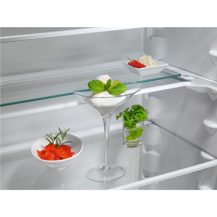 AEG Series 7000 249 Litre 70/30 Built In Fridge Freezer - Image 7