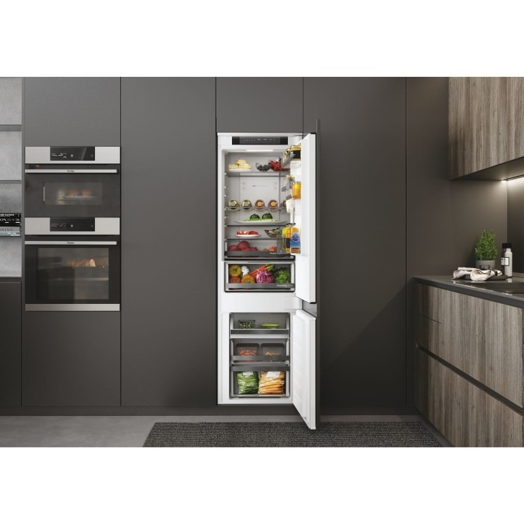 Haier Series 6 248 Litre 70/30 Integrated Fridge Freezer - Image 10
