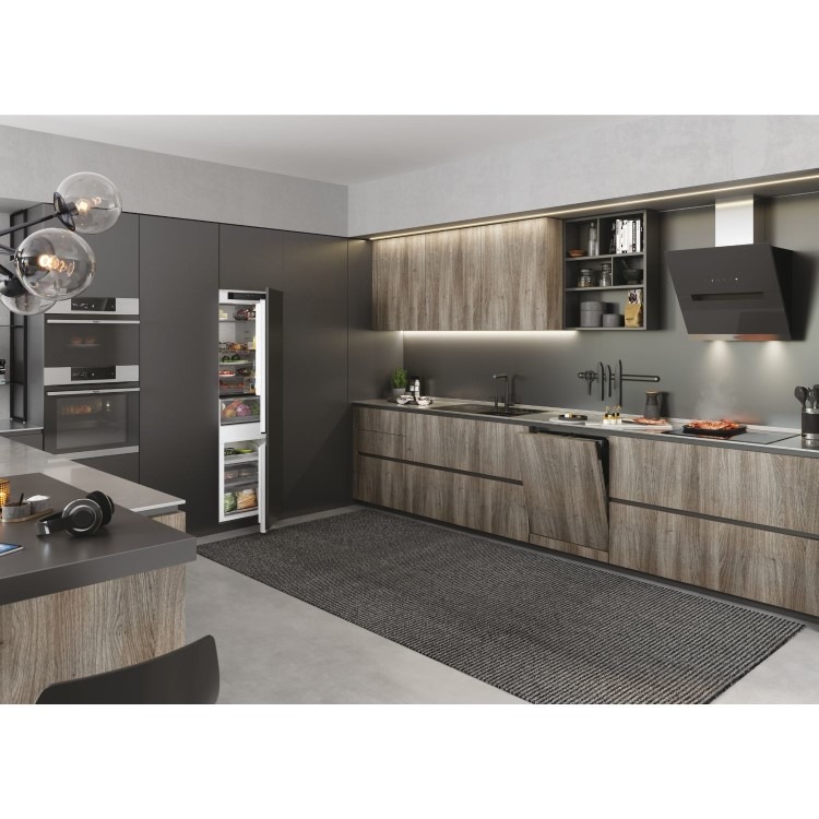 Haier Series 6 248 Litre 70/30 Integrated Fridge Freezer - Image 11