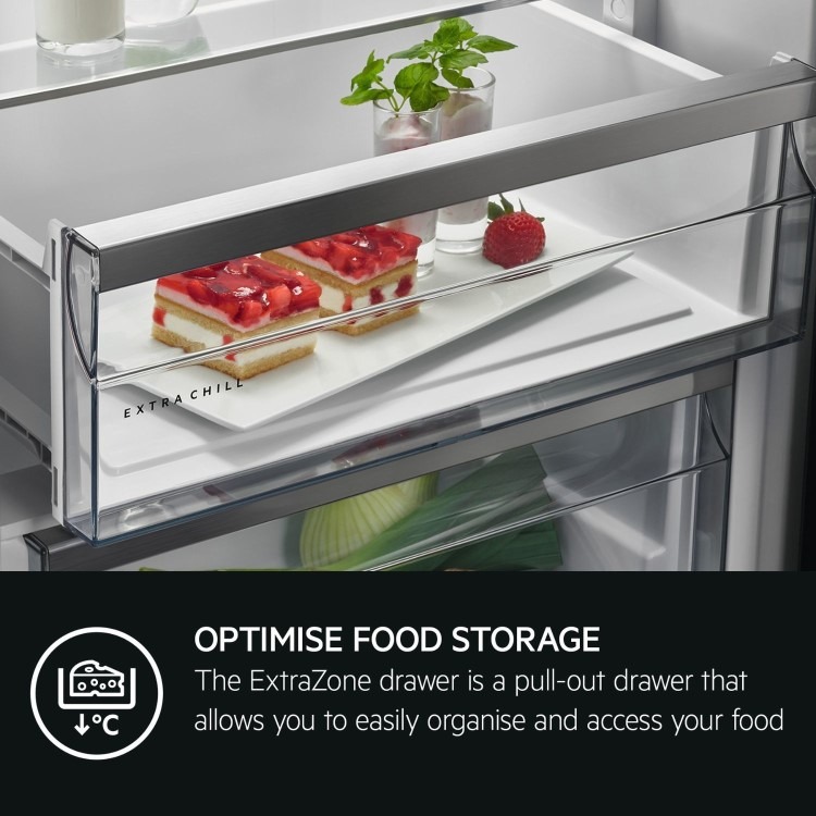 AEG Series 7000 244 Litre 70/30 Integrated Fridge Freezer - Image 11