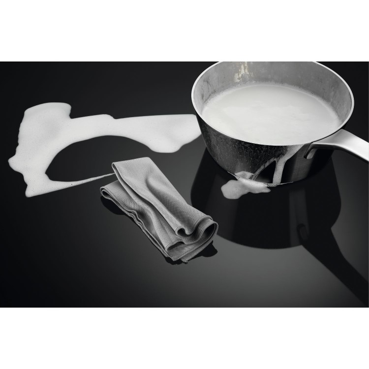 AEG 5000 Series 60cm Electric Induction Cooker - Black - Image 6