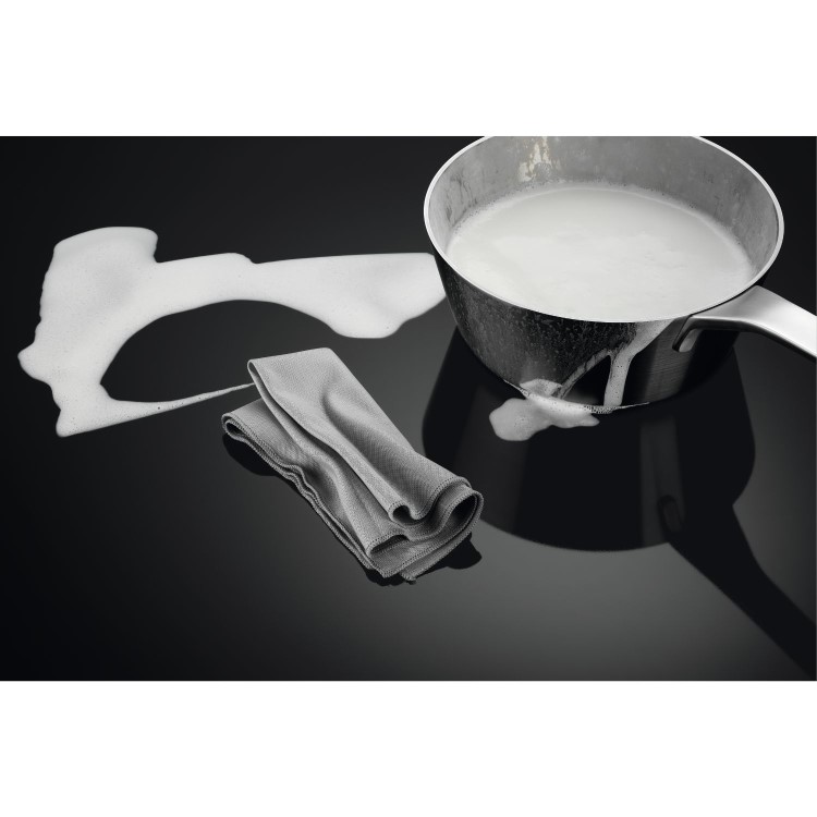 AEG 5000 Series 60cm Electric Induction Cooker - Black - Image 8