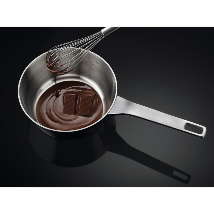 AEG 5000 Series 60cm Electric Induction Cooker - Black - Image 9