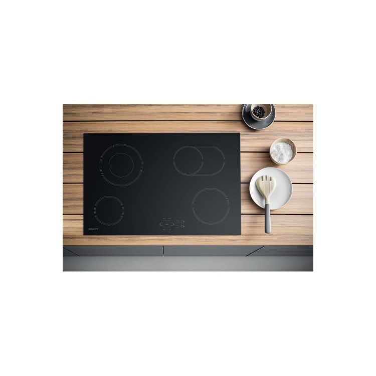 Hotpoint 77cm 4 Zone Ceramic Hob with Oval Dual Zone - Image 3