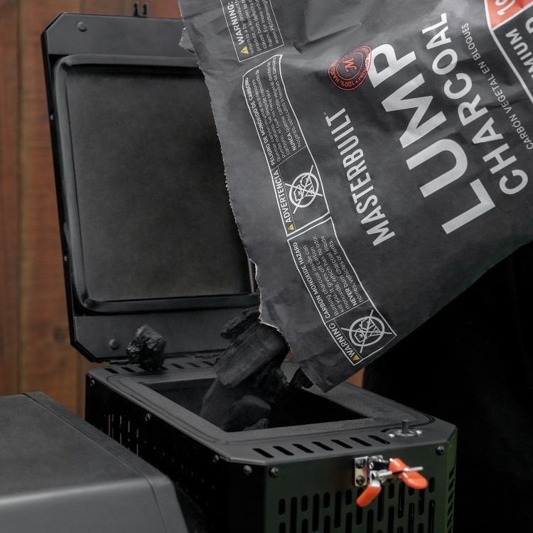 Masterbuilt AutoIgnite Series 545 Charcoal BBQ Grill with Starter Pack - Image 10