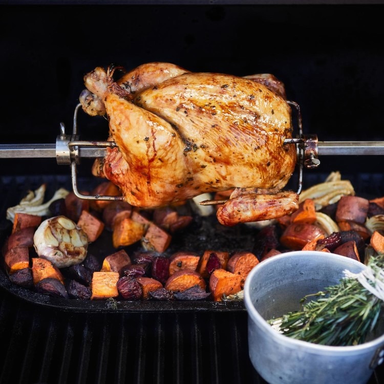 Masterbuilt Gravity Series 1050 Charcoal BBQ Grill with Rotisserie Pack - Image 14