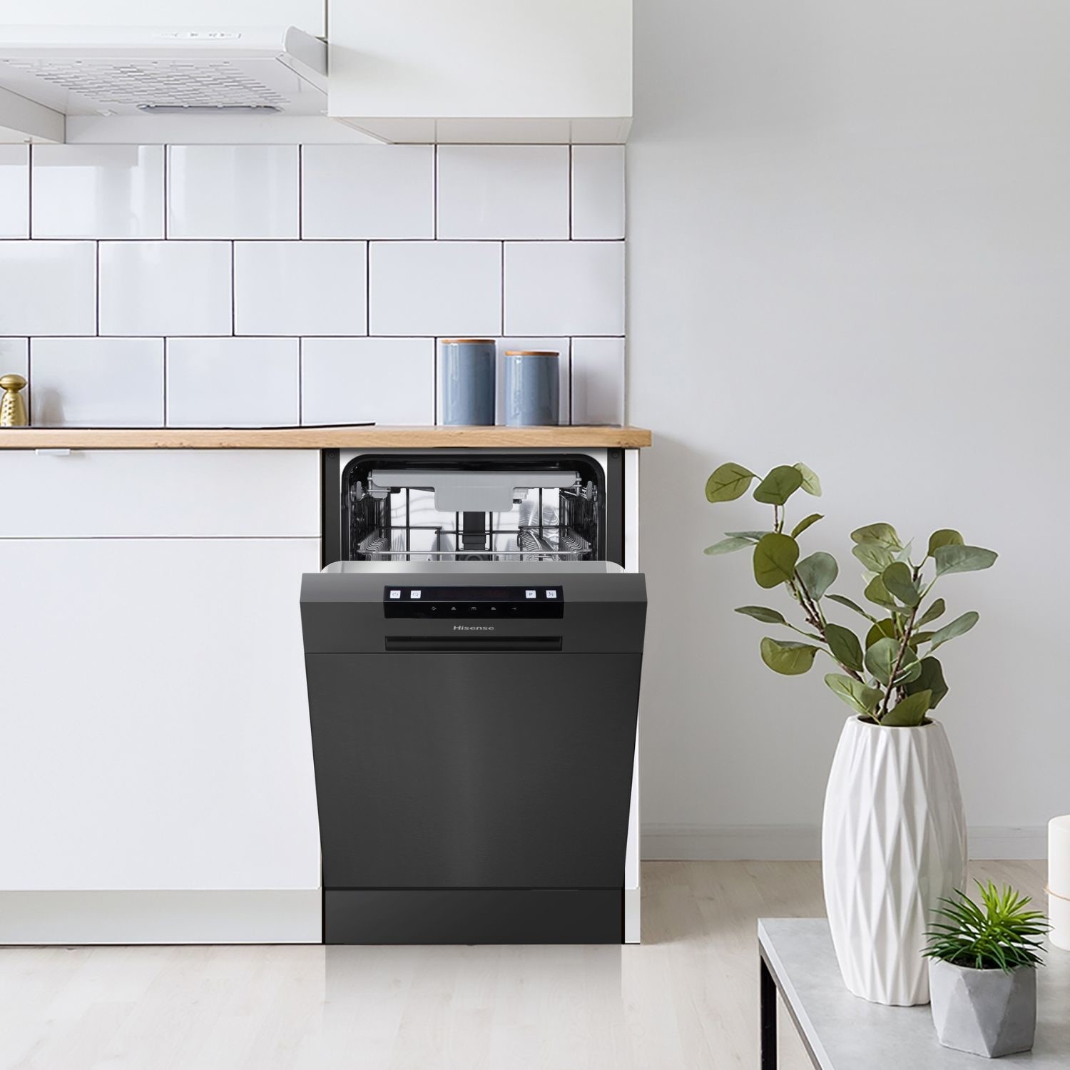 Hisense Hi4 Freestanding Slimline Dishwasher - Flexible Cutlery Tray - Black - Image 8