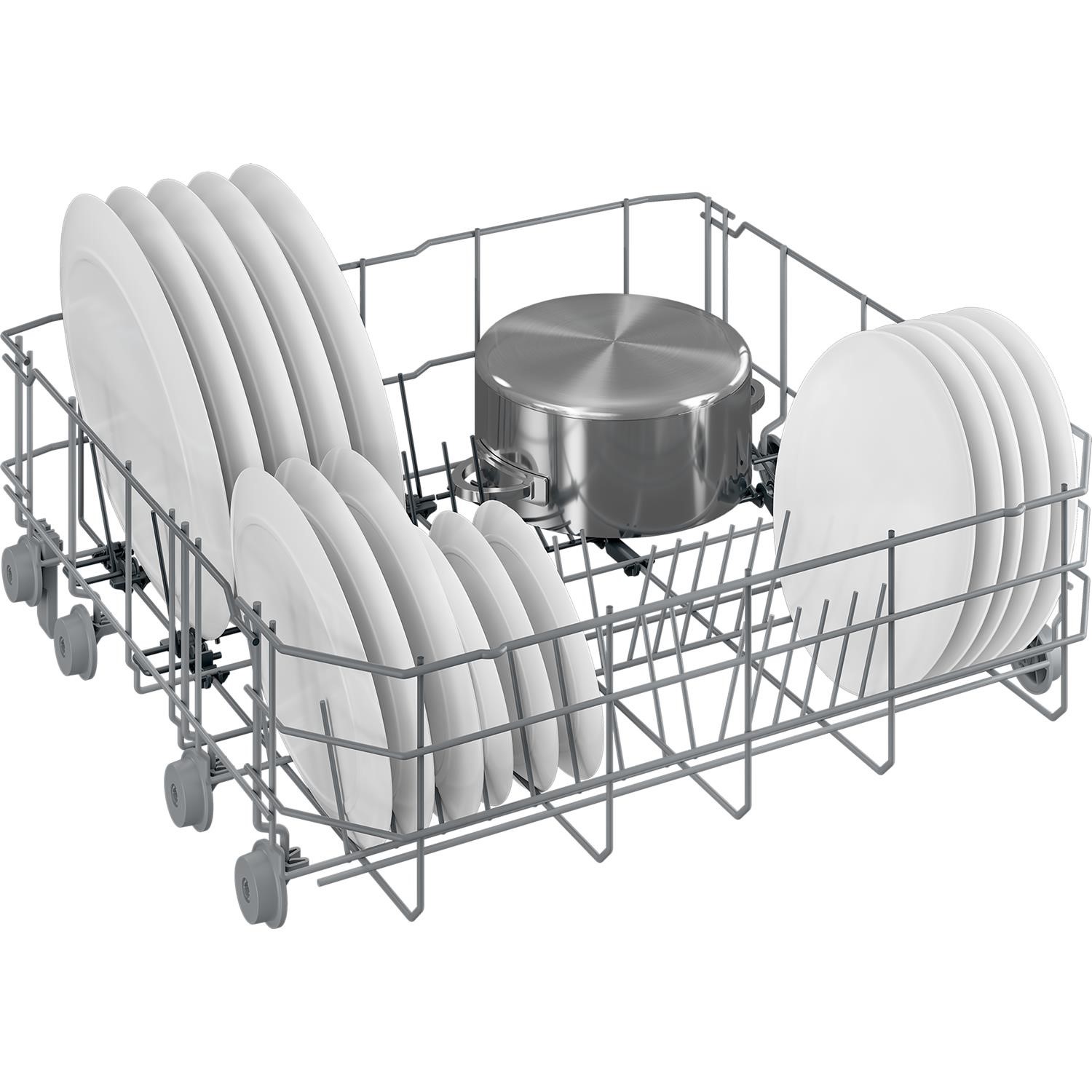 Blomberg Freestanding Dishwasher - ExpressDry White - Image 3