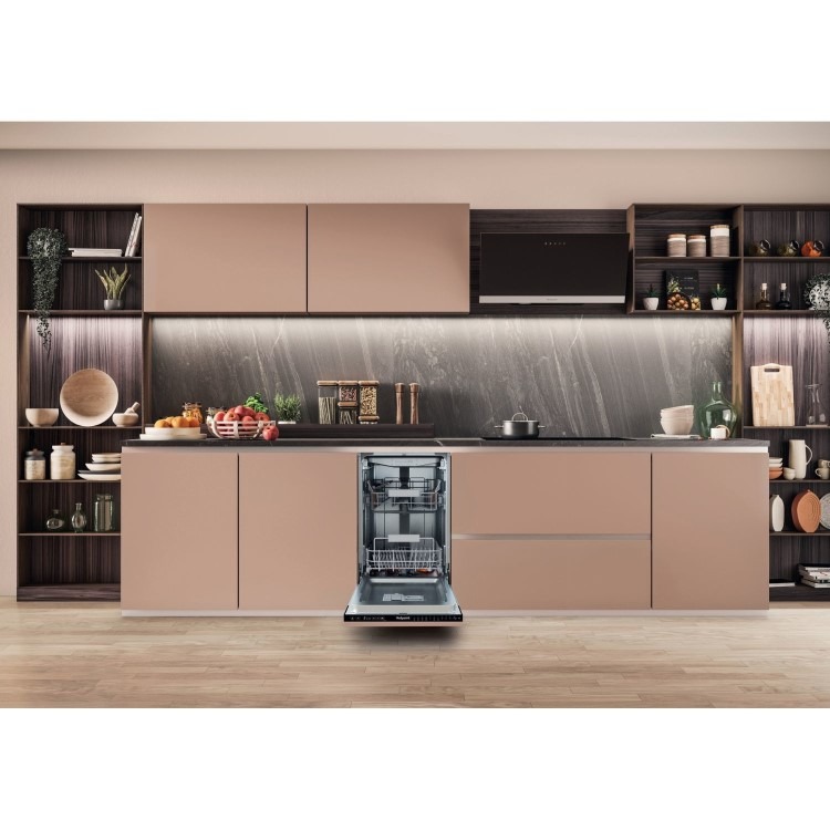 Hotpoint Integrated Slimline Dishwasher - 3D Zone ActiveDry Black Control Panel - Image 9