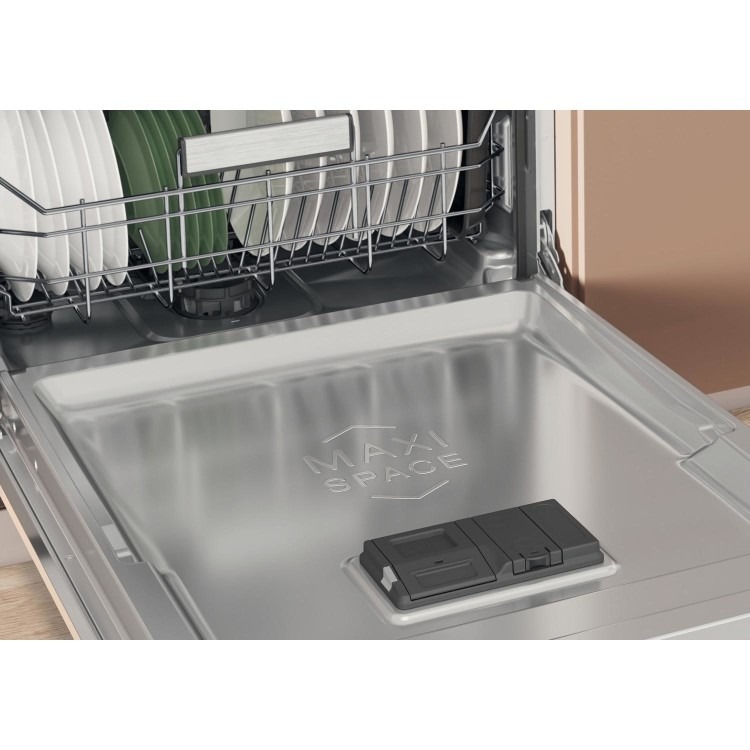 Hotpoint Maxi Space Integrated Dishwasher - C-Rated Black control panel - Image 14